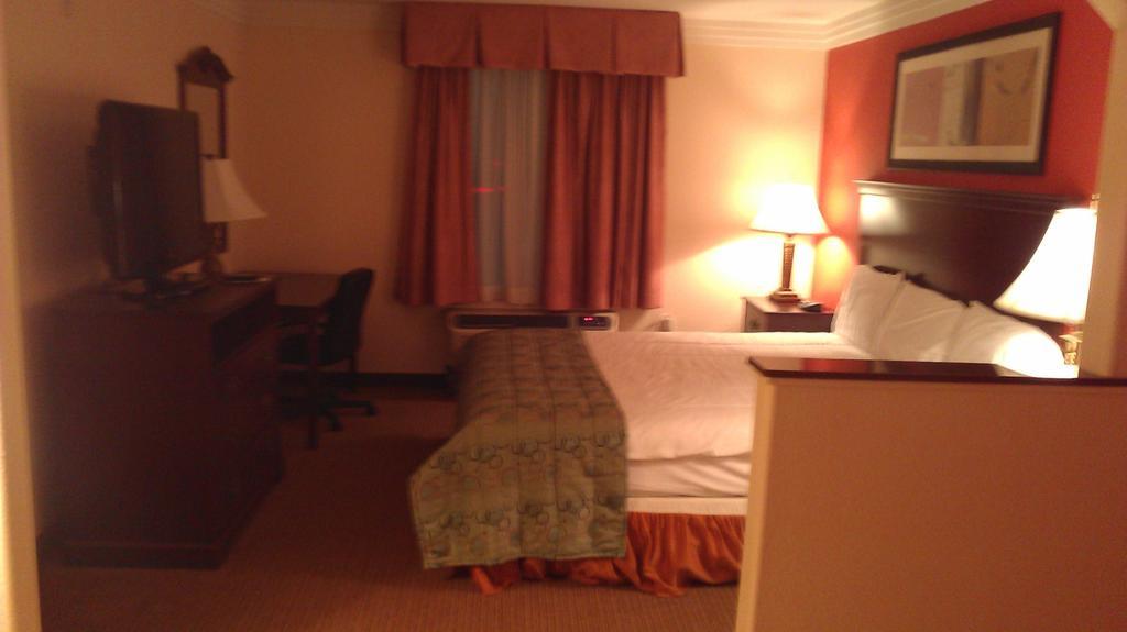 Robinson Inn And Suites エクステリア 写真