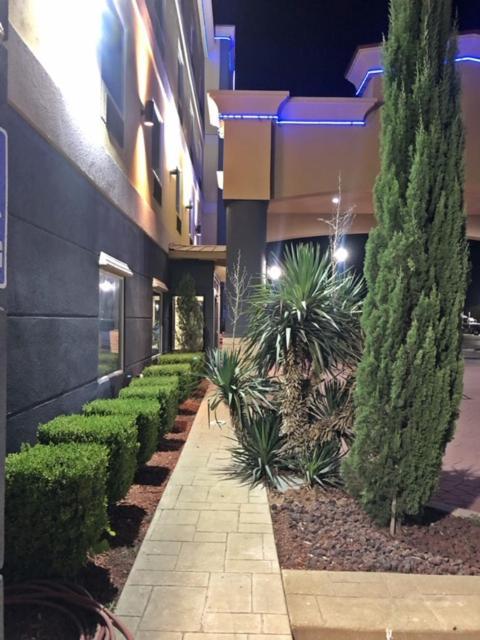 Robinson Inn And Suites エクステリア 写真