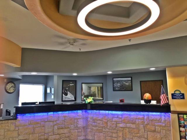 Robinson Inn And Suites エクステリア 写真